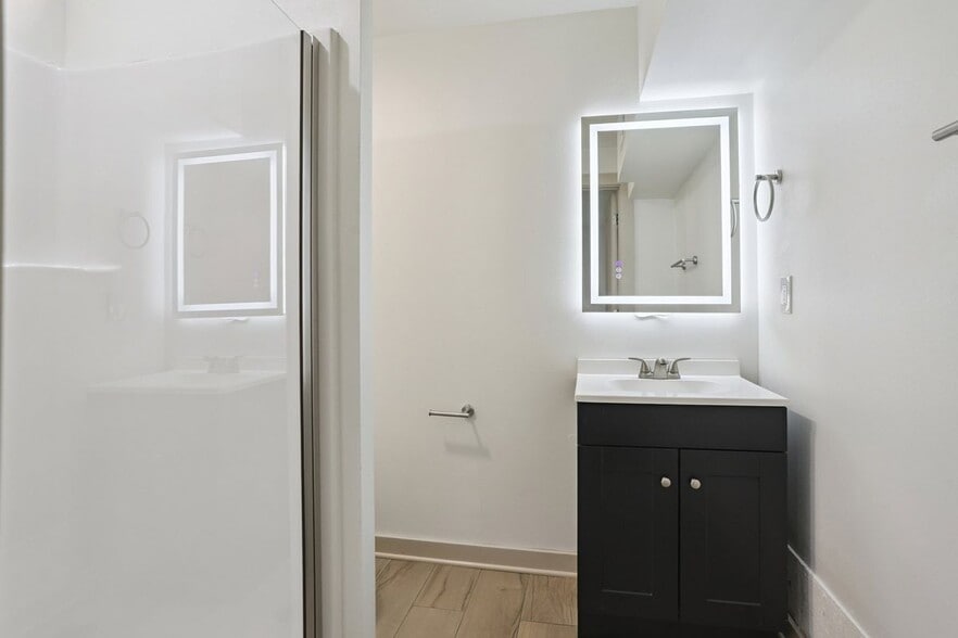 Building Photo - 720 Spain St