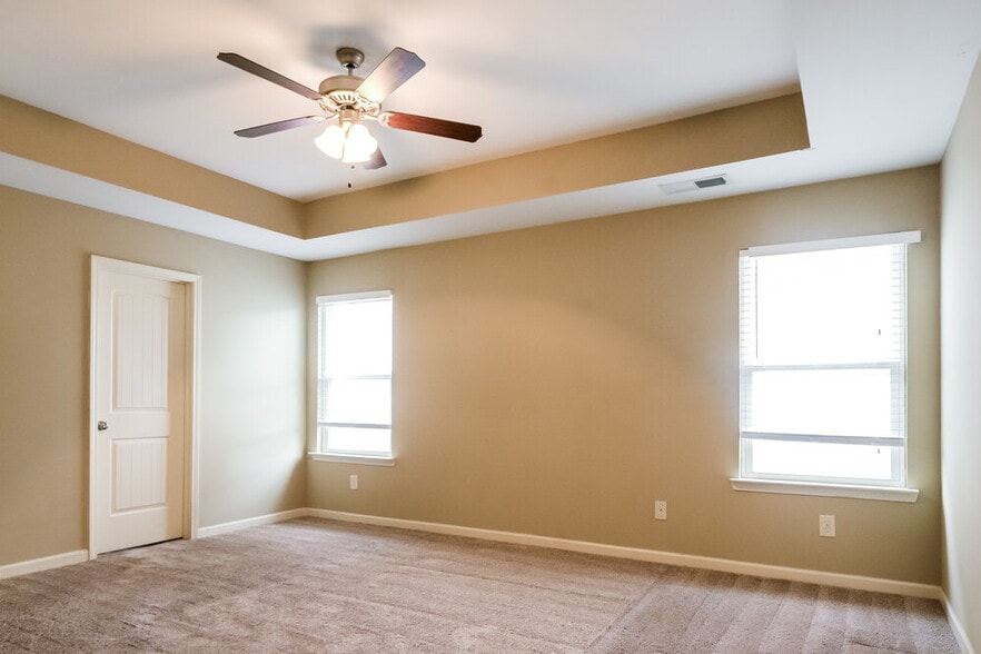 Building Photo - 107 Crescent Woode Way