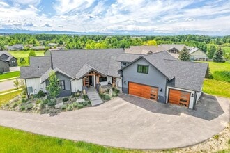 Building Photo - 557 St Andrews Dr