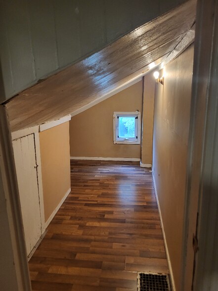 Building Photo - 138 Caroline Ave