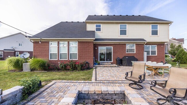 Building Photo - 815 Atherstone Dr