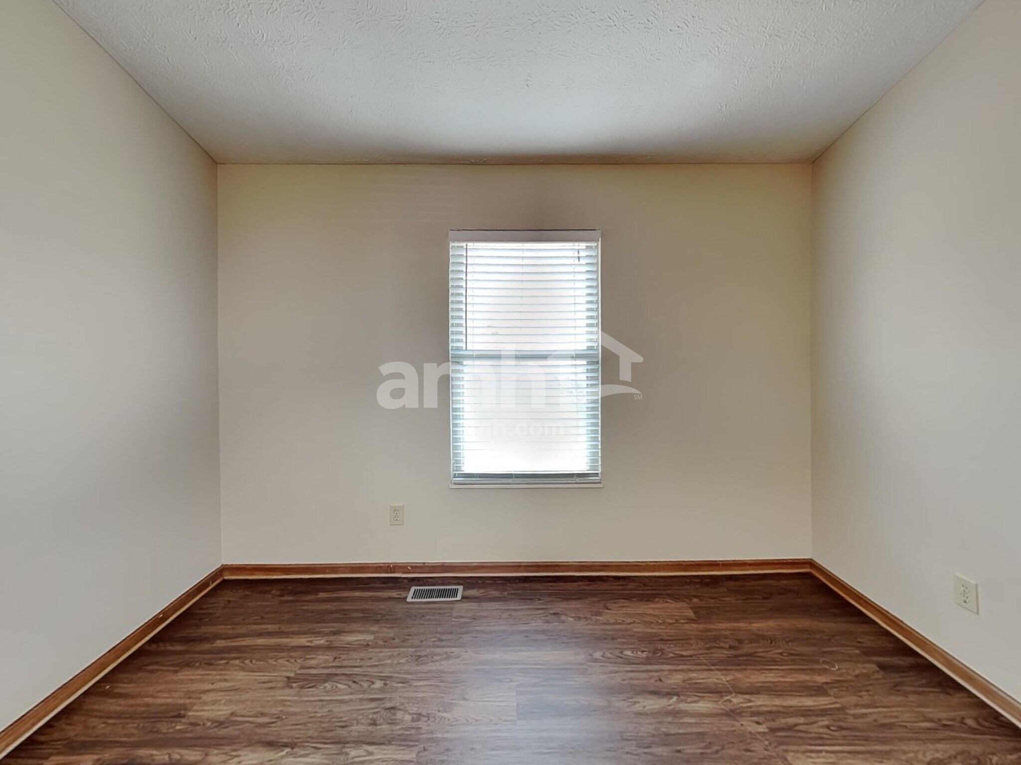 Building Photo - 350 Timber Ridge Dr