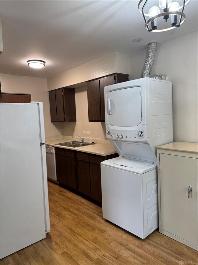 Building Photo - 6078 Norwell Dr