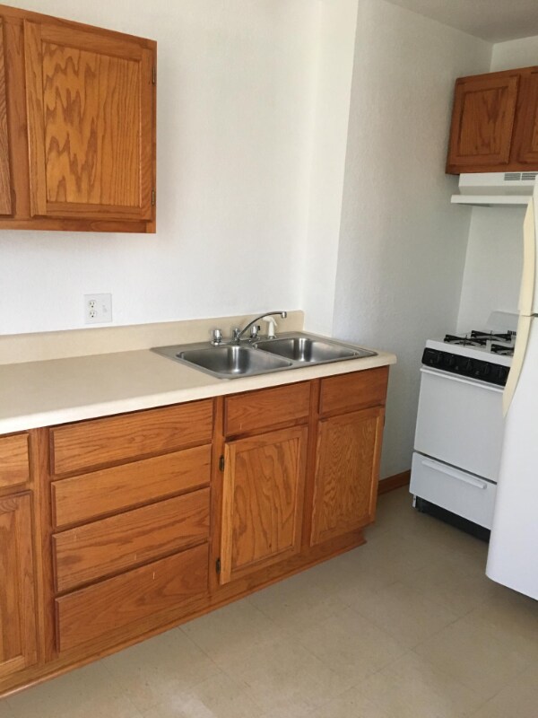 Building Photo - 600 W Broadway Blvd