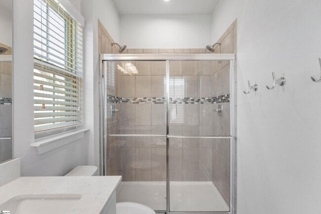 Building Photo - 23 Itasca Dr