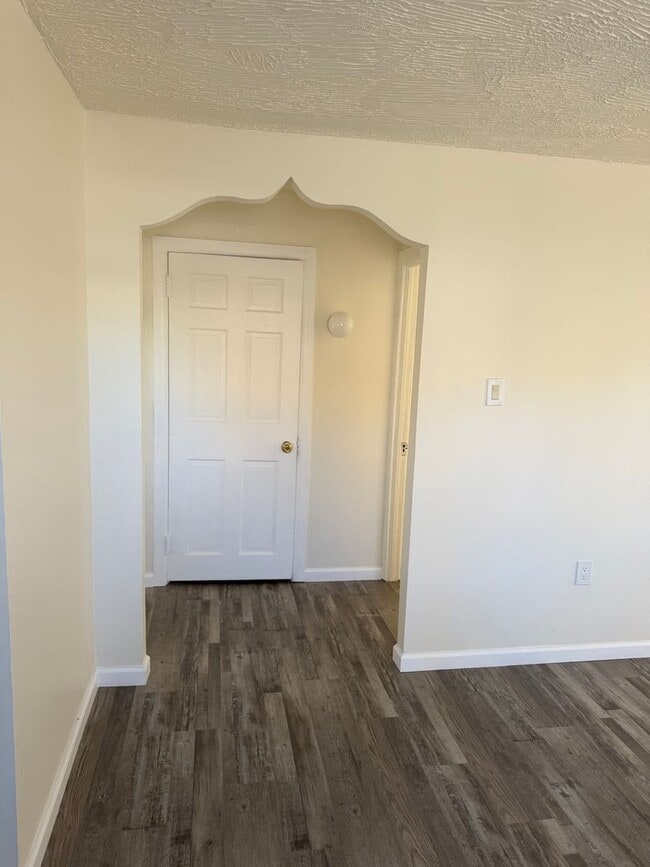 Building Photo - Newly Renovated 2-Bedroom, 1-Bath Single Family Home for Rent!