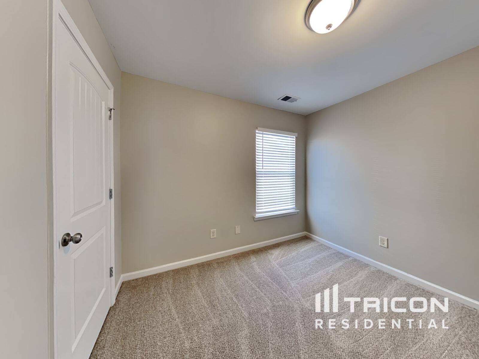 Building Photo - 102 Hill Crest Cir