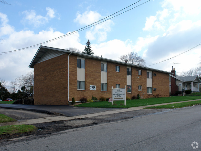 Building Photo - Ellet Ave Apartments