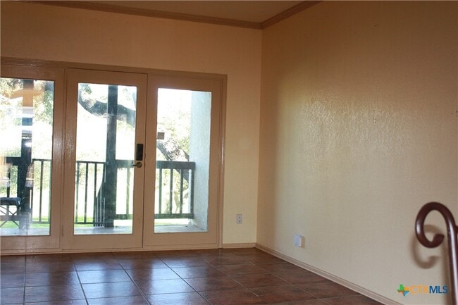 Building Photo - 421 Watts Ln