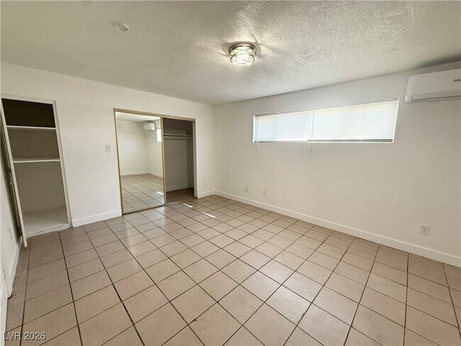 Building Photo - 2030 Sunrise Ave