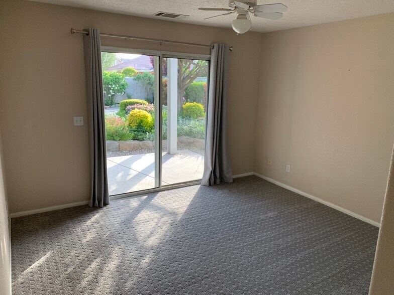 Building Photo - 13960 Driftwood Dr