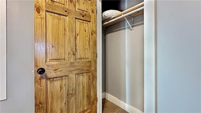 Building Photo - 374 Prince Dr