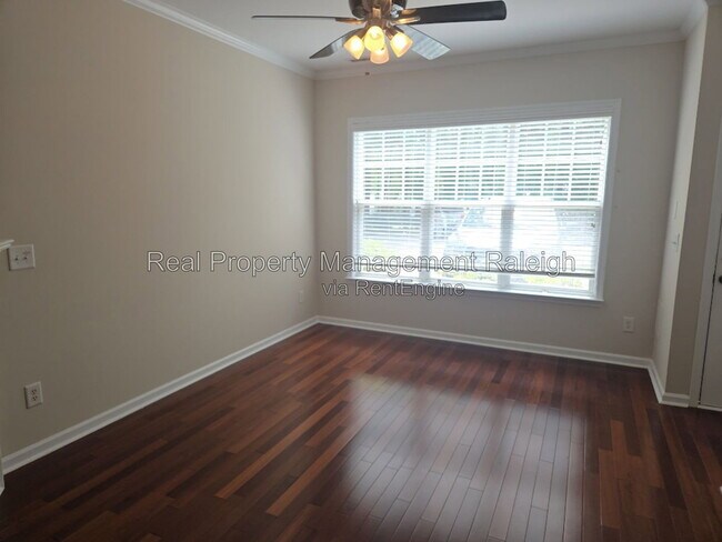 Building Photo - 531 Elm Ave