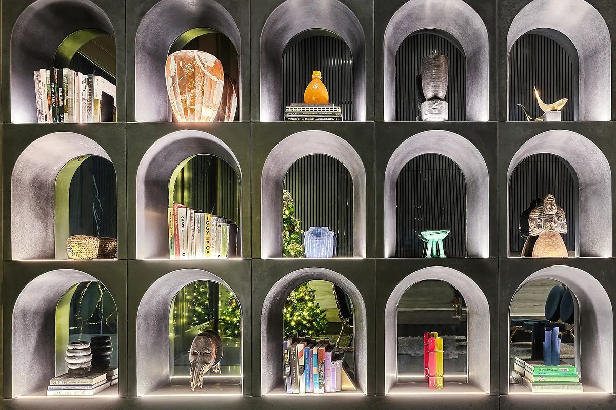 Building Photo - 130 William St