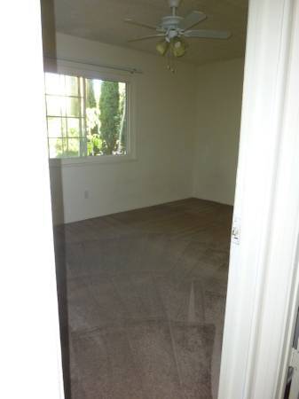 Building Photo - 4640 Clairemont Dr