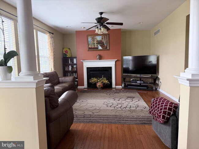 Building Photo - 413 Ruby Rd