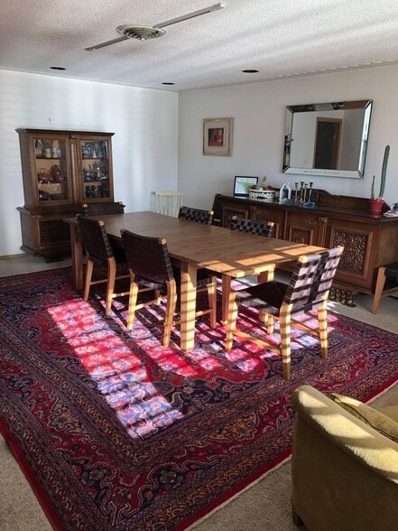 Building Photo - 355 S Newport Way