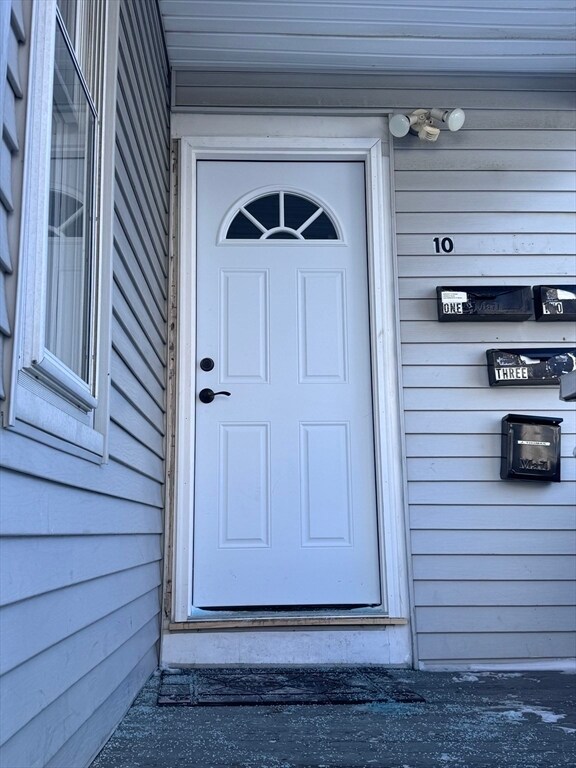 Building Photo - 10 Choate St