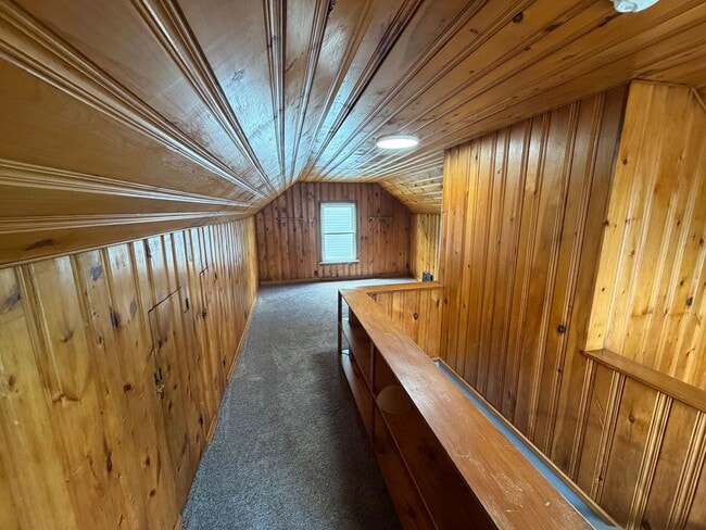 Building Photo - 3bd Bungalow w/basement