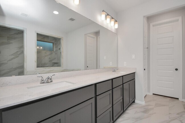 Building Photo - 5838 Turquoise Hl