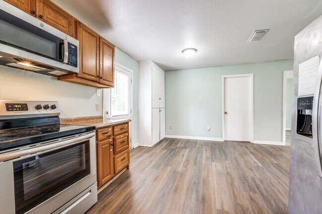 Building Photo - 509 Woodford Ln