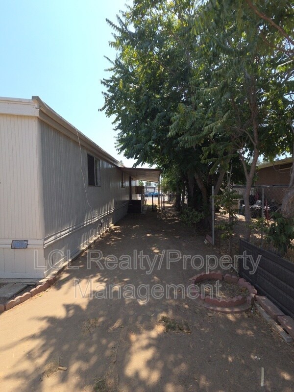Building Photo - 27642 Van Buren Ave