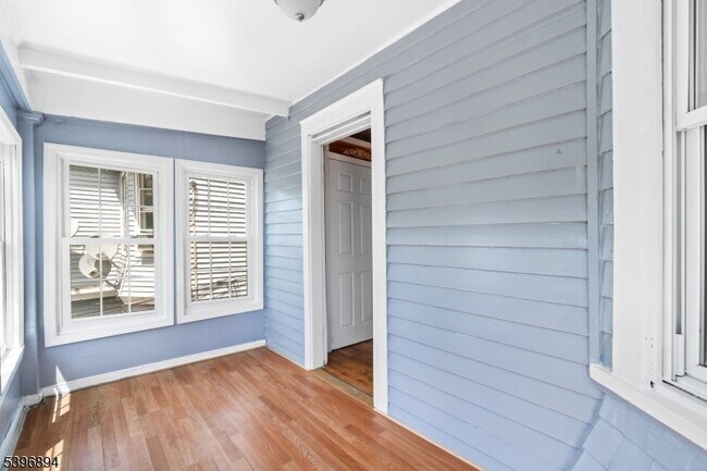 Building Photo - 14 Treacy Ave