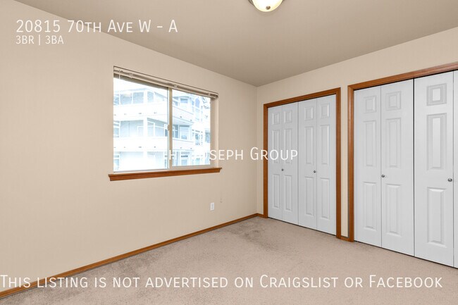 Building Photo - Sun-filled 3 bed/2.5 bath in Lynnwood!
