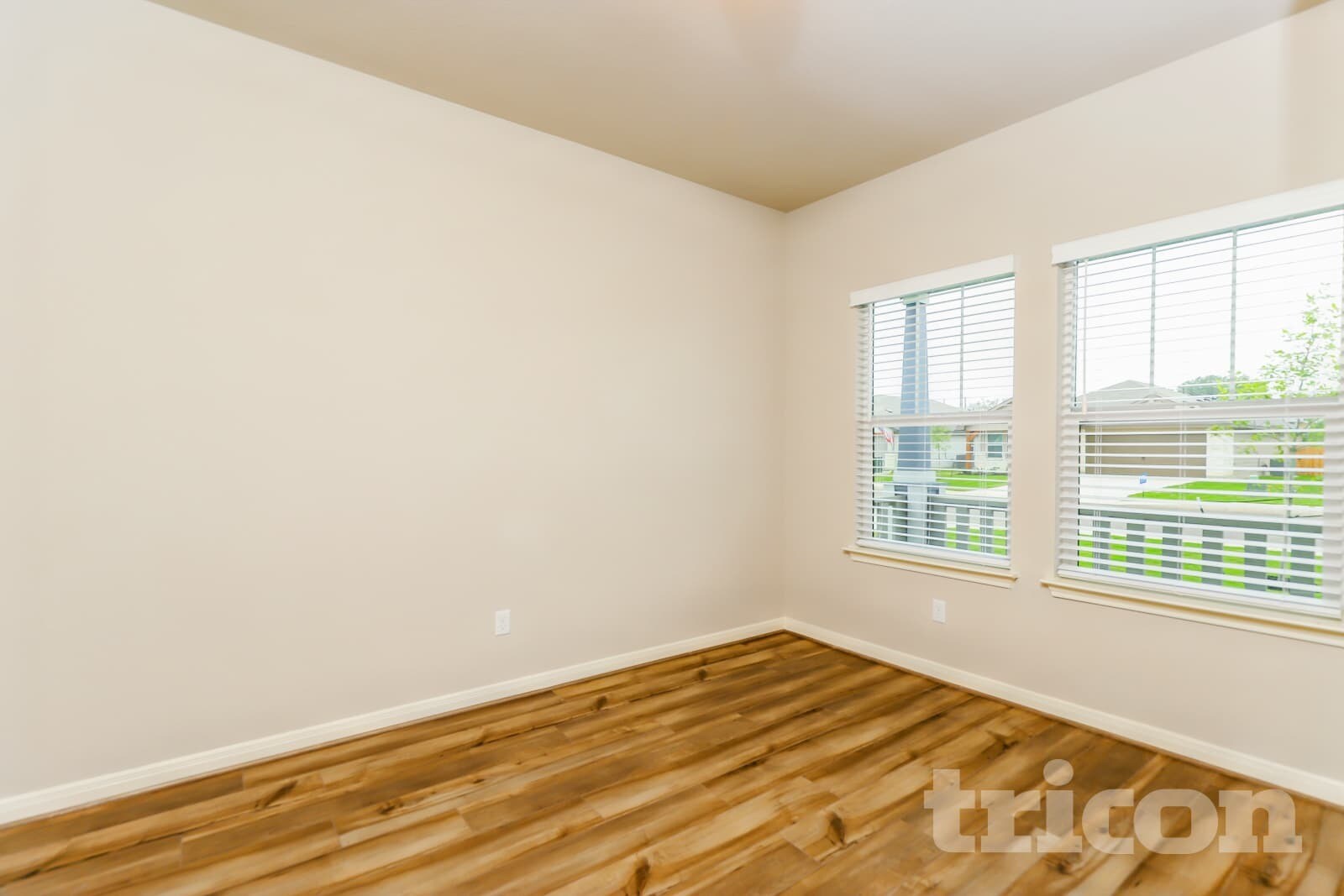 Building Photo - 13520 Paxton Blvd