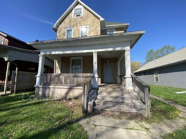 Primary Photo - 121 Gilbert Ave