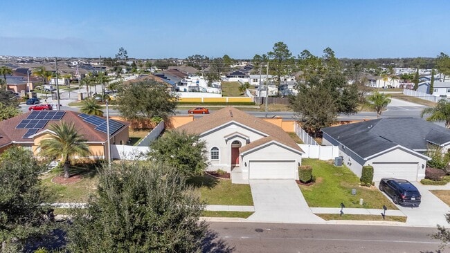 Building Photo - 518 Highland Meadows St