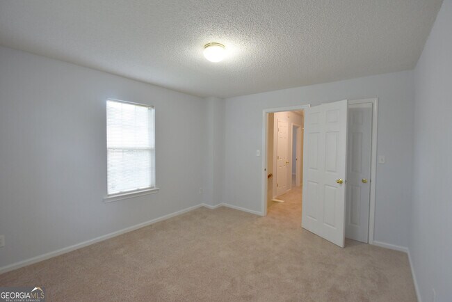 Building Photo - 147 S Fairfield Dr