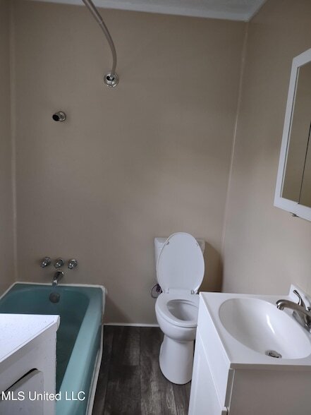 Building Photo - 1426 50th Ave