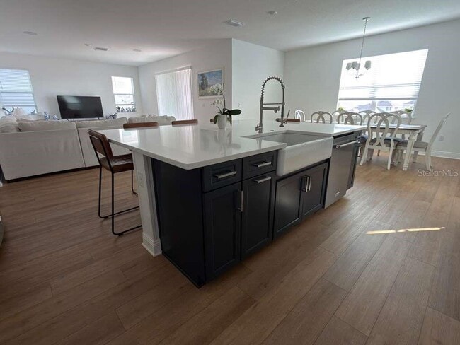 Building Photo - 1656 Pyramid Hl St