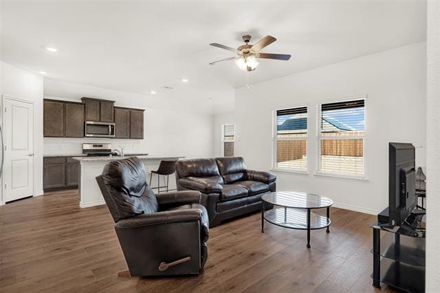 Building Photo - 712 Cool Cyn Trl