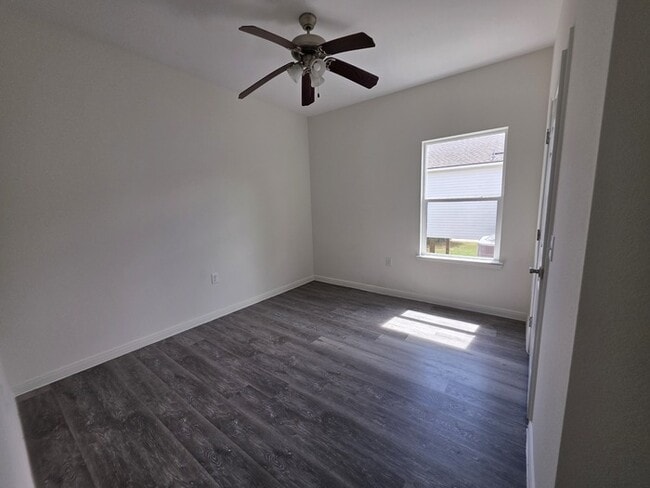 Building Photo - 3/2/2-Oakdale Floorplan