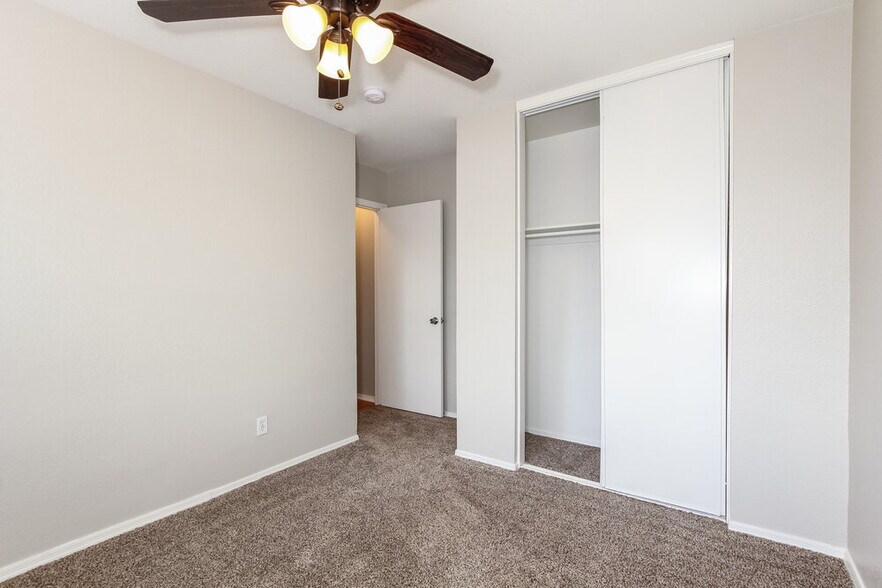 Building Photo - 3008 W White Feather Ln