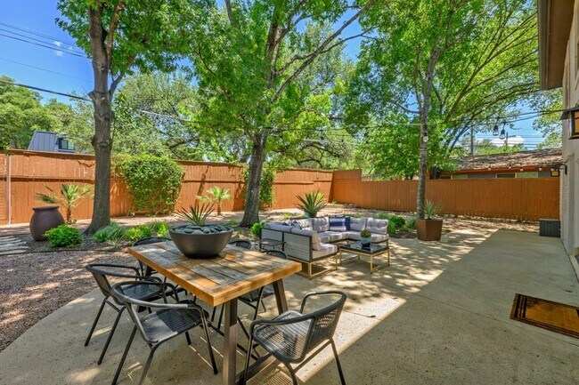 Building Photo - 2307 Alta Vista Ave