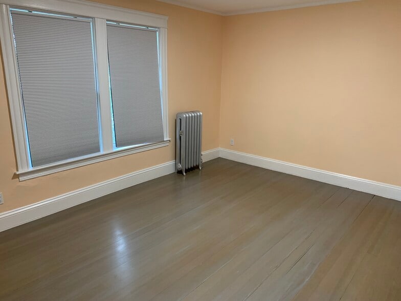 Bedroom - 34 Blodgett Ave