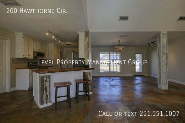 Building Photo - 200 Hawthorne Cir