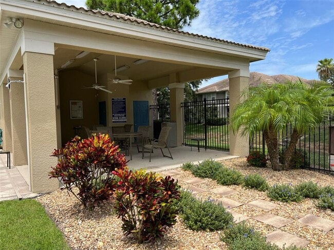 Building Photo - 3342 Covered Bridge Dr W