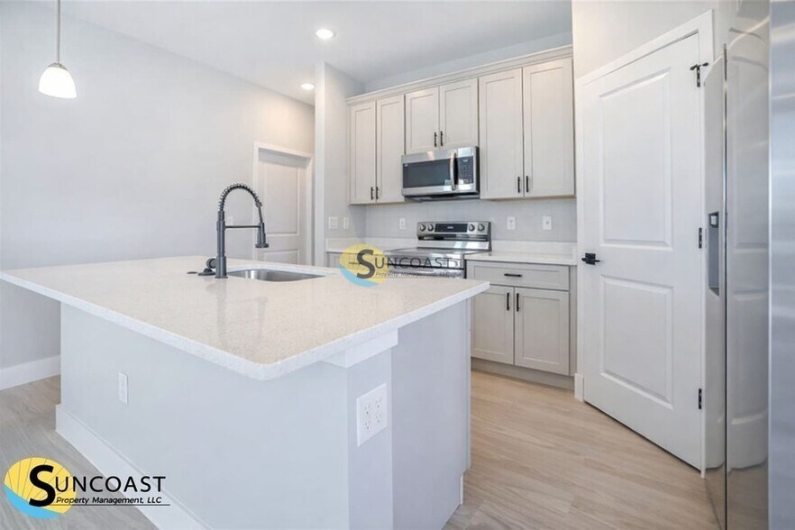 Building Photo - 16837 SW 47th Court Rd