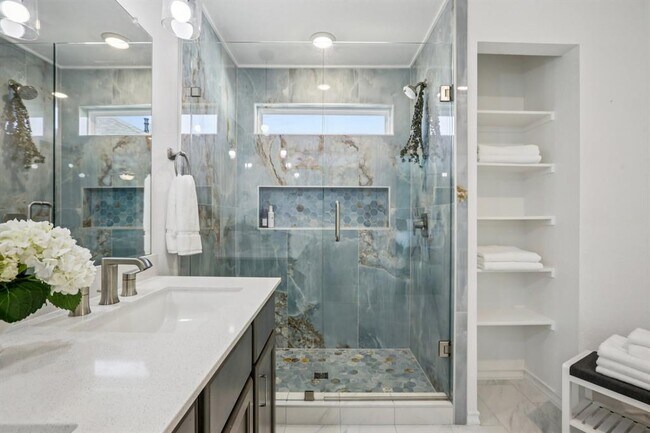 Building Photo - 2903 Bronx Dr