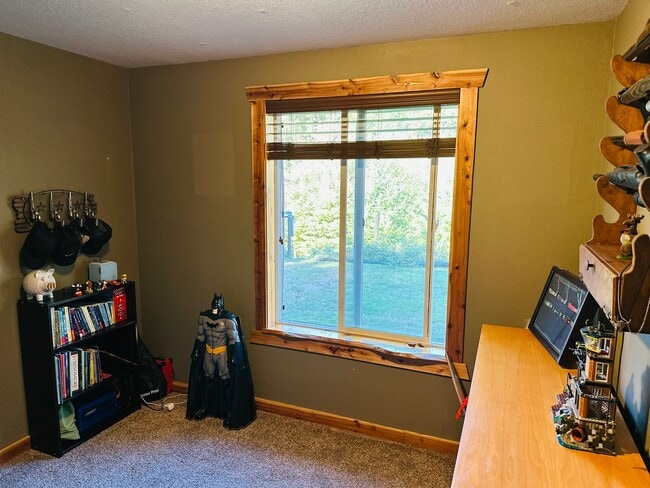 Building Photo - Beautiful Acreage Property