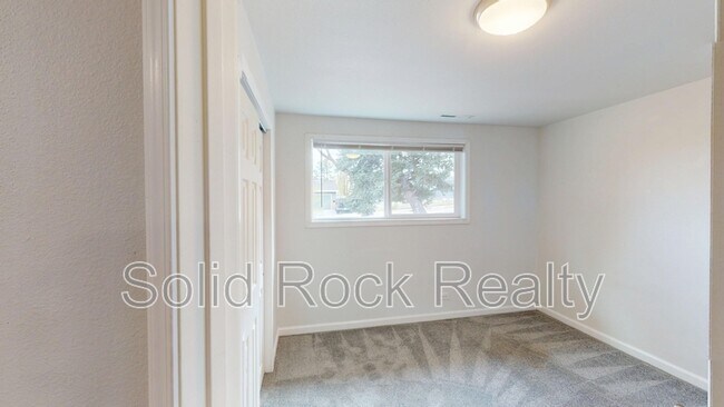 Building Photo - 3660 Brentwood Terrace