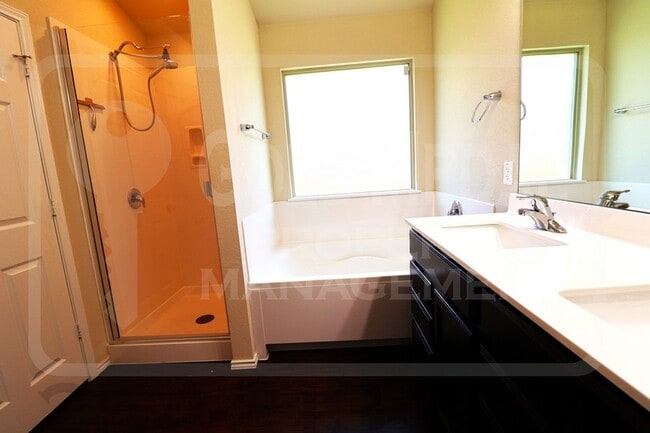 Building Photo - Don't Miss Out on This Beauty At 2521 Bargello! - Now Available For Rent!