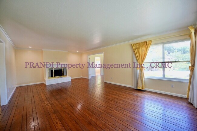 Building Photo - Spacious Greenbrae Home Featuring Expansiv...
