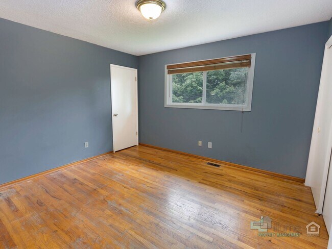 Building Photo - Beautiful 4 Bedroom Home