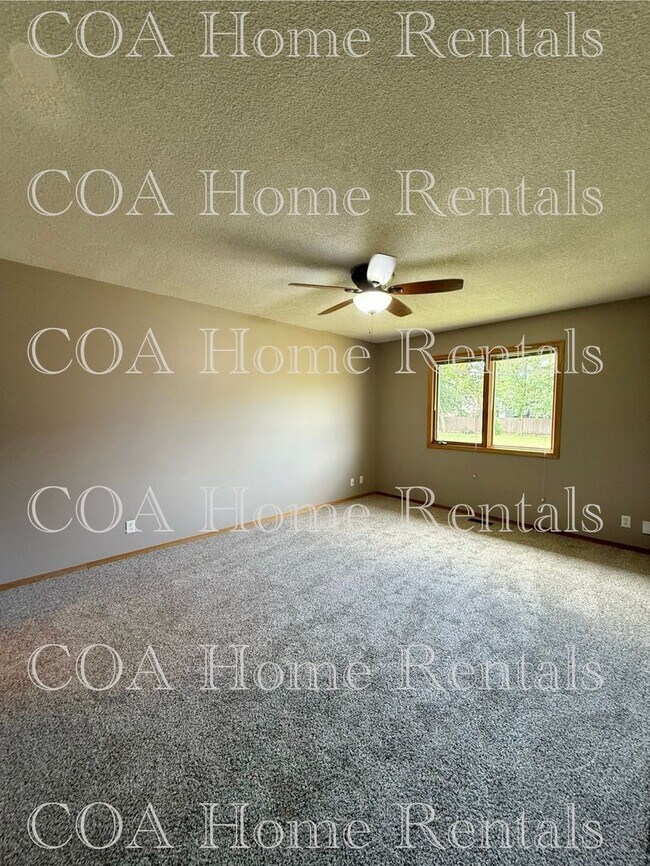 Building Photo - Meadow Park