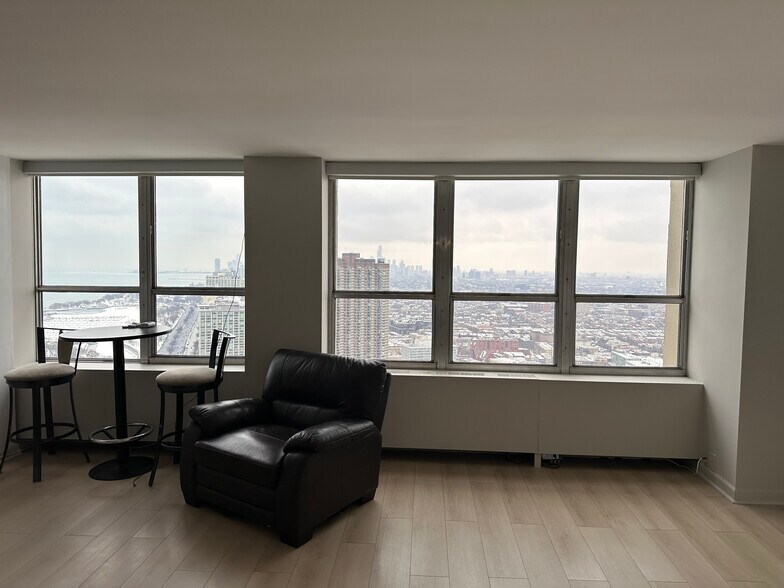 South facing city and lakefront view - 655 W Irving Park Rd